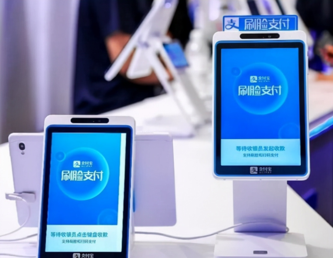 马云遭遇困难的时候,马云预言实体店和电商