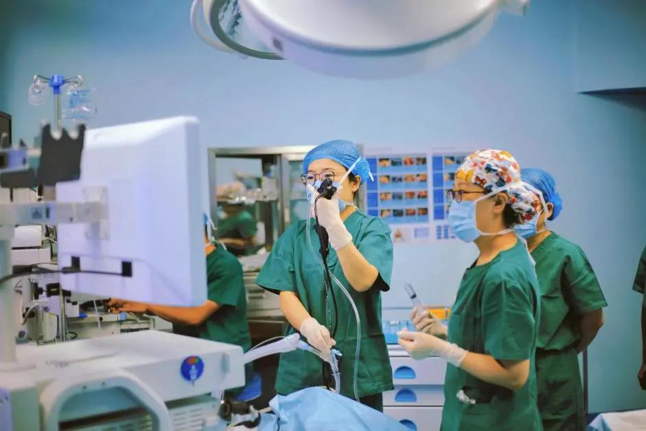 肺炎支气管镜一般费用多少,肺炎不好反复发烧