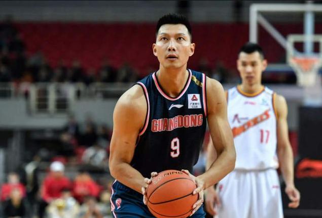 易建联妻子荆灵照片图文,易建联妻子荆灵是哪国国籍呀