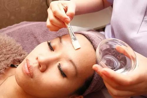 什么是果酸换肤和水杨酸换肤,果酸换肤没有脱皮就没有效果吗