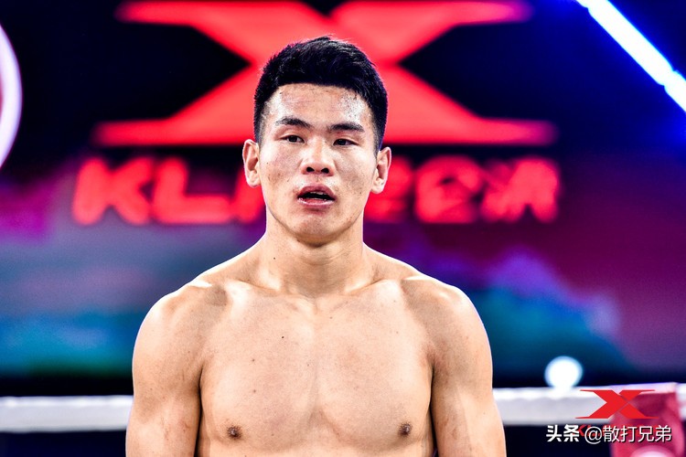 中国小将顶住压力拿下世锦赛首金,中国小将霸气夺冠视频