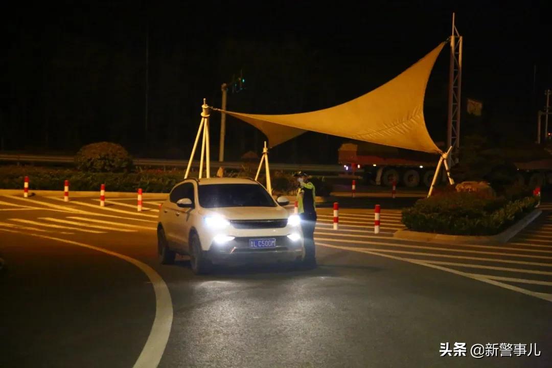 疫情奔赴一线的警察,山东五莲新冠疫情