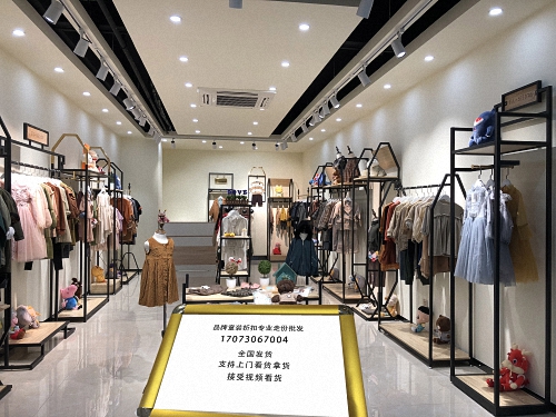 没有想到品牌童装有这种效果，为了孩子要买品牌童装