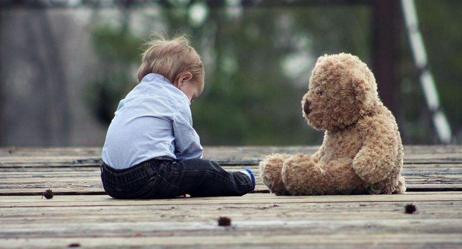 作为家长孩子犯错我们该怎么做,家长怎么正确的面对孩子的失误