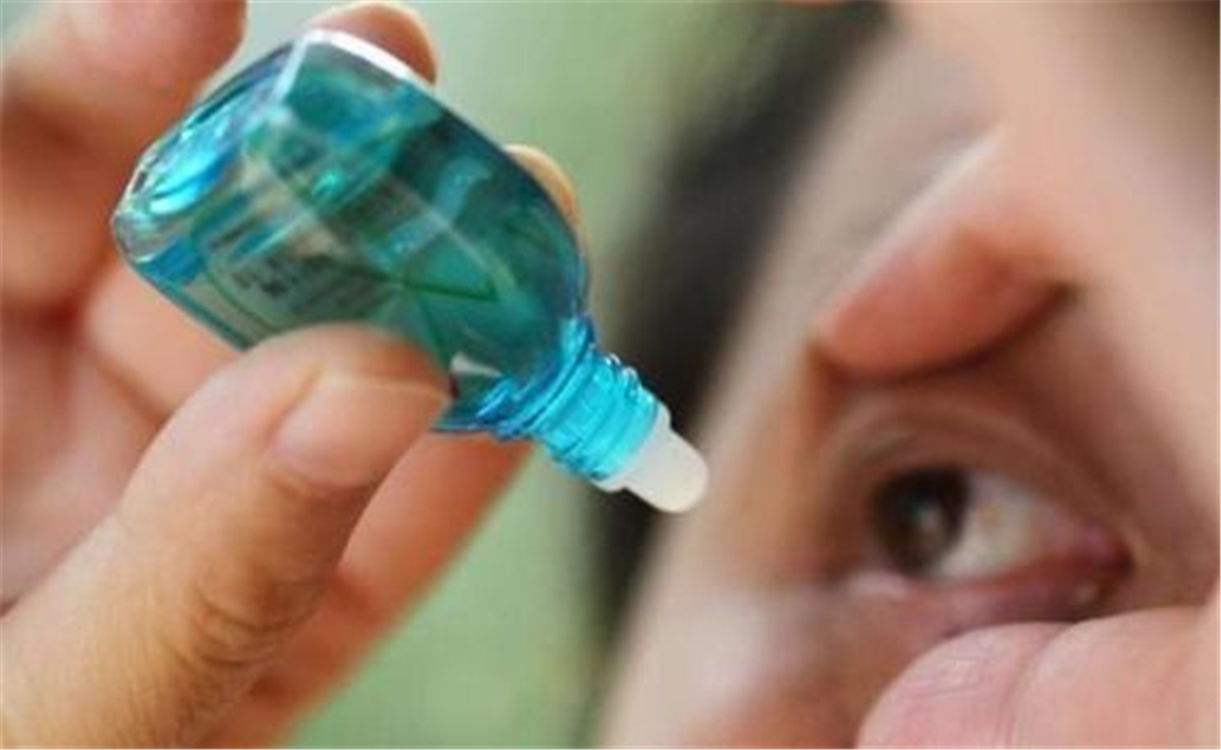 502溅到眼睛医生怎么处理,儿子误把502滴进眼