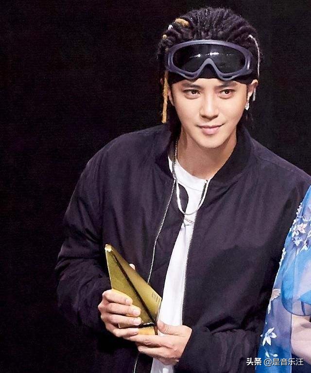 罗志祥被曝热衷“多人运动”，前女友斥责男方，九年来出轨成瘾