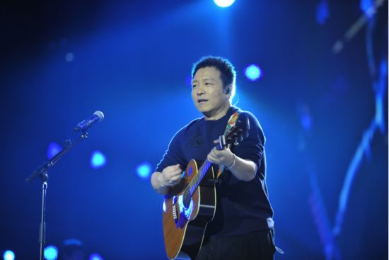 “歌神”许巍：曾因抑郁症险些自杀，如今年过半百，却回归为少年