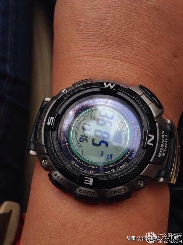 卡西欧ef130佩戴效果,卡西欧登山表日常佩戴好看吗