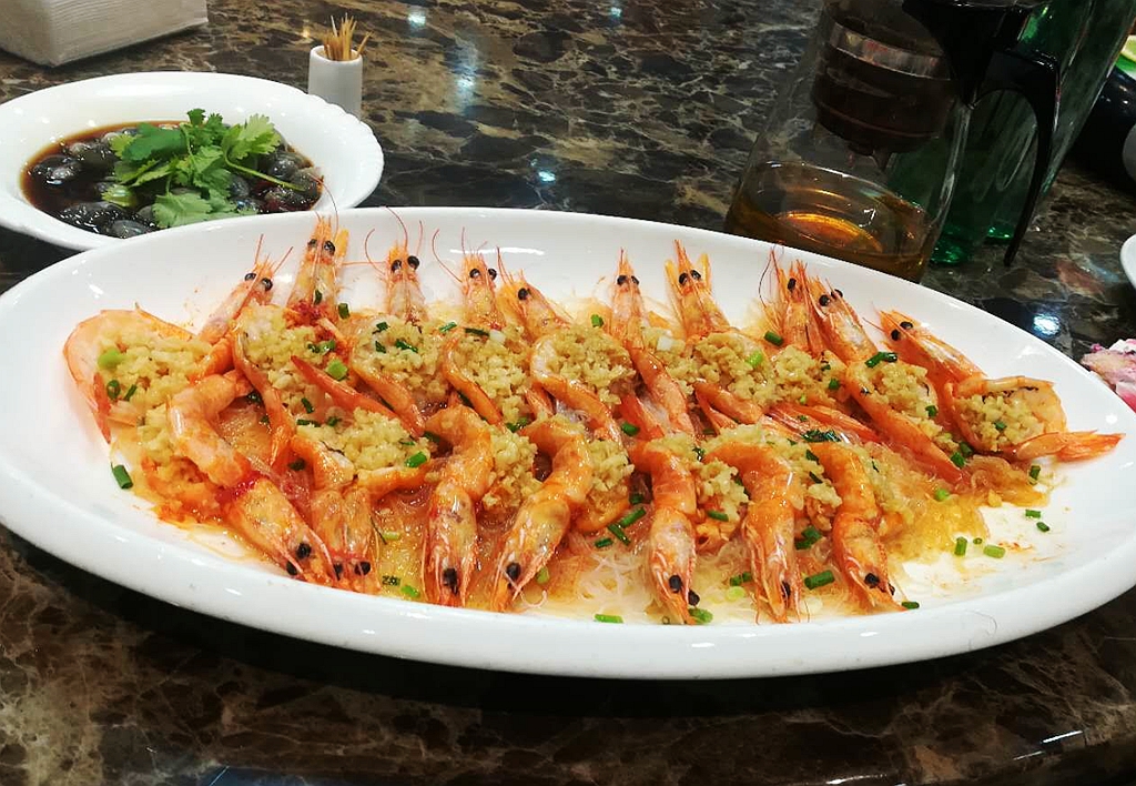 朋友生日请吃饭还得大家平摊买单,朋友生日请吃宴席