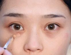 怎么画眼妆才不显脏,怎么防止眼妆花