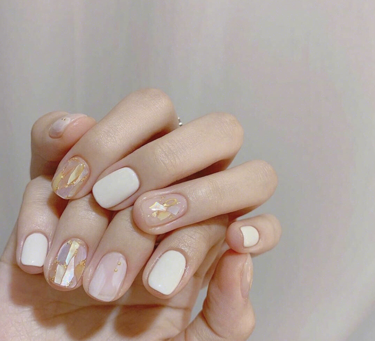 美甲夏日显白气质清冷,夏日仙气美甲适合指甲往里面长的