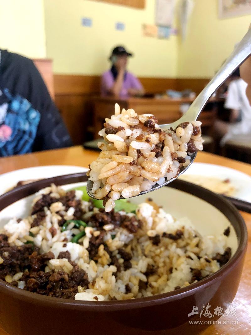 上海人最喜欢吃的卤肉饭10元一碗性价比很高