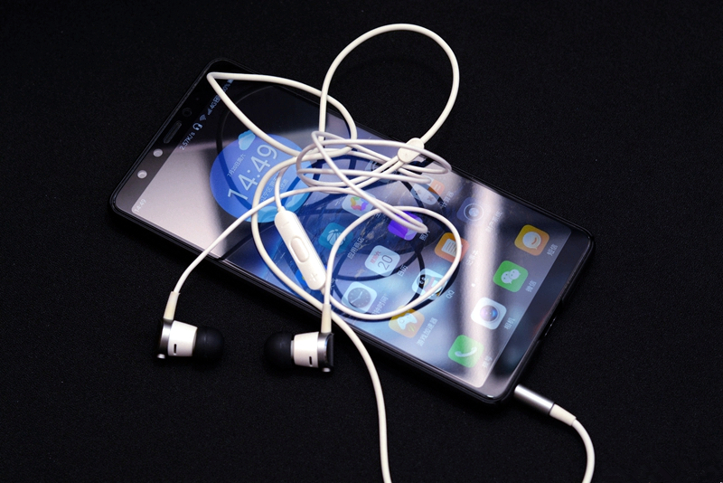 一个Zippo的大小，MEEX10无线蓝牙耳机开箱体验