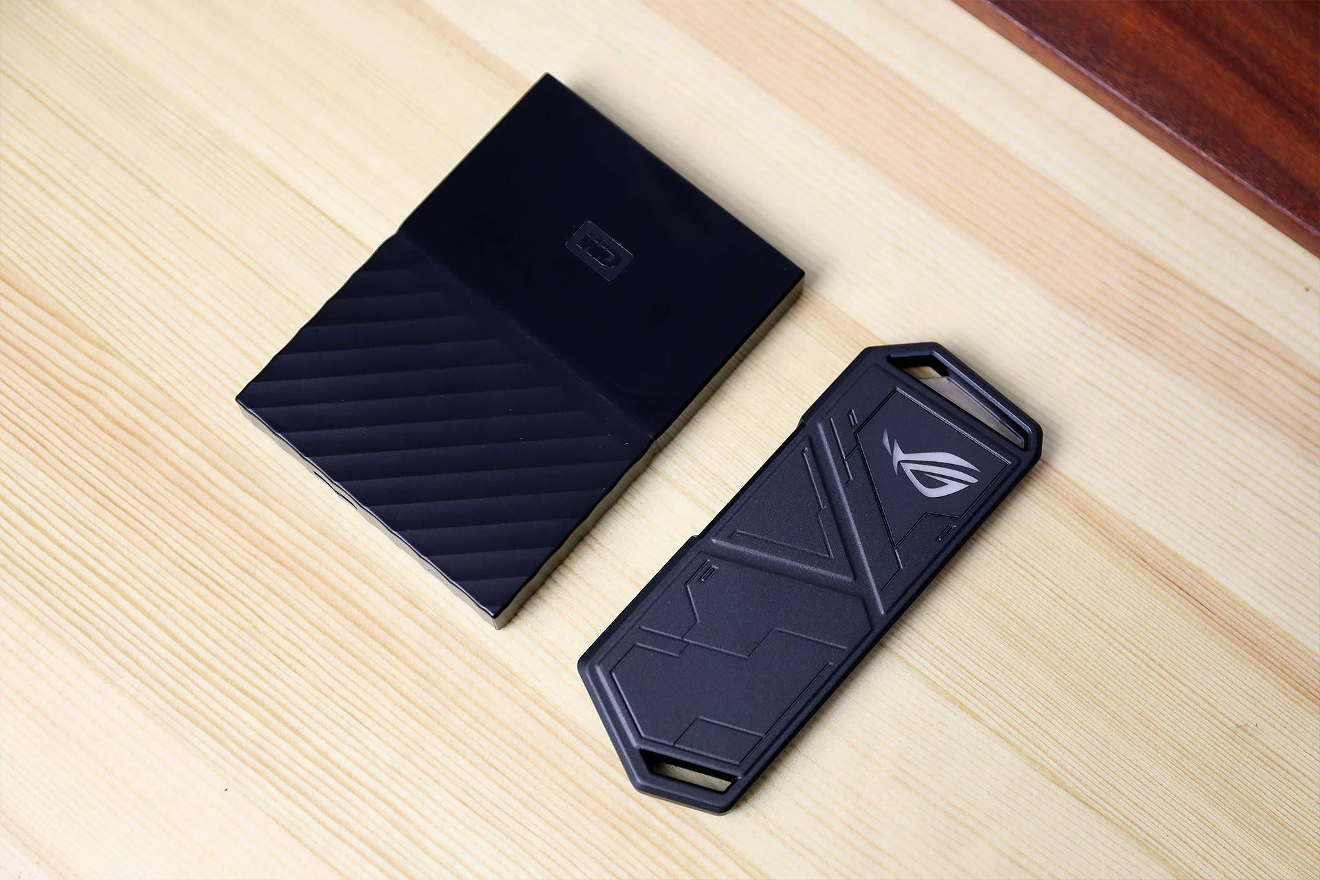 既要高速也要炫酷，ROGSTRIXARION固态硬盘盒评测