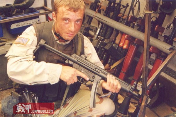 美国黑鹰战机坠落视频,解密经典黑鹰坠落