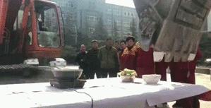 山东蓝翔学挖掘机视频,蓝翔学开挖掘机