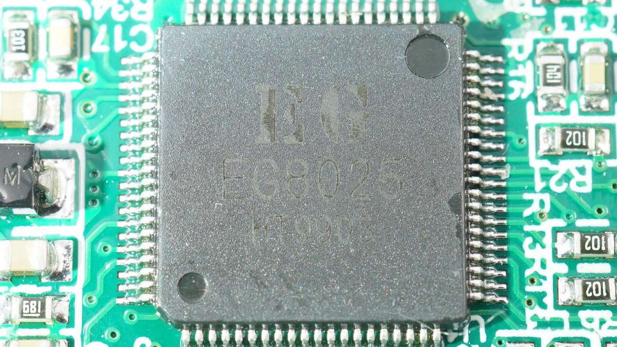 公牛便携式电源拆解,公牛1800w户外电源拆解