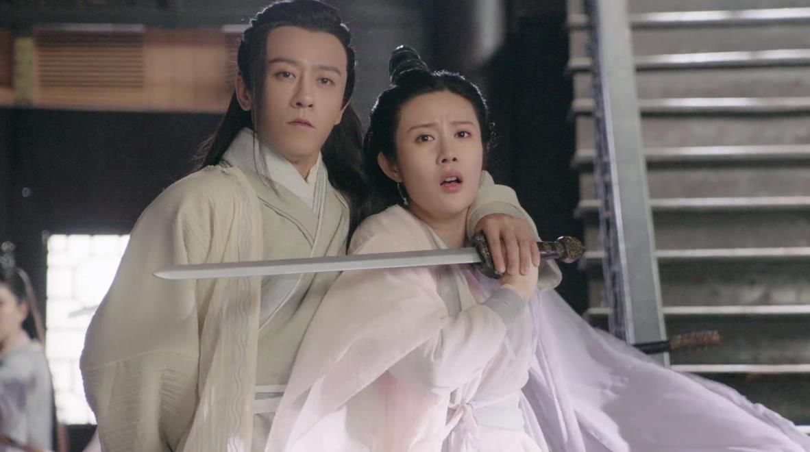 倚天剑和屠龙刀是谁所铸,倚天屠龙记屠龙刀与倚天剑合璧