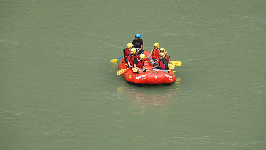 尼泊尔十堰,尼泊尔为什么这么穷