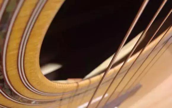 琴行挑选钢琴,琴行老板推荐的钢琴