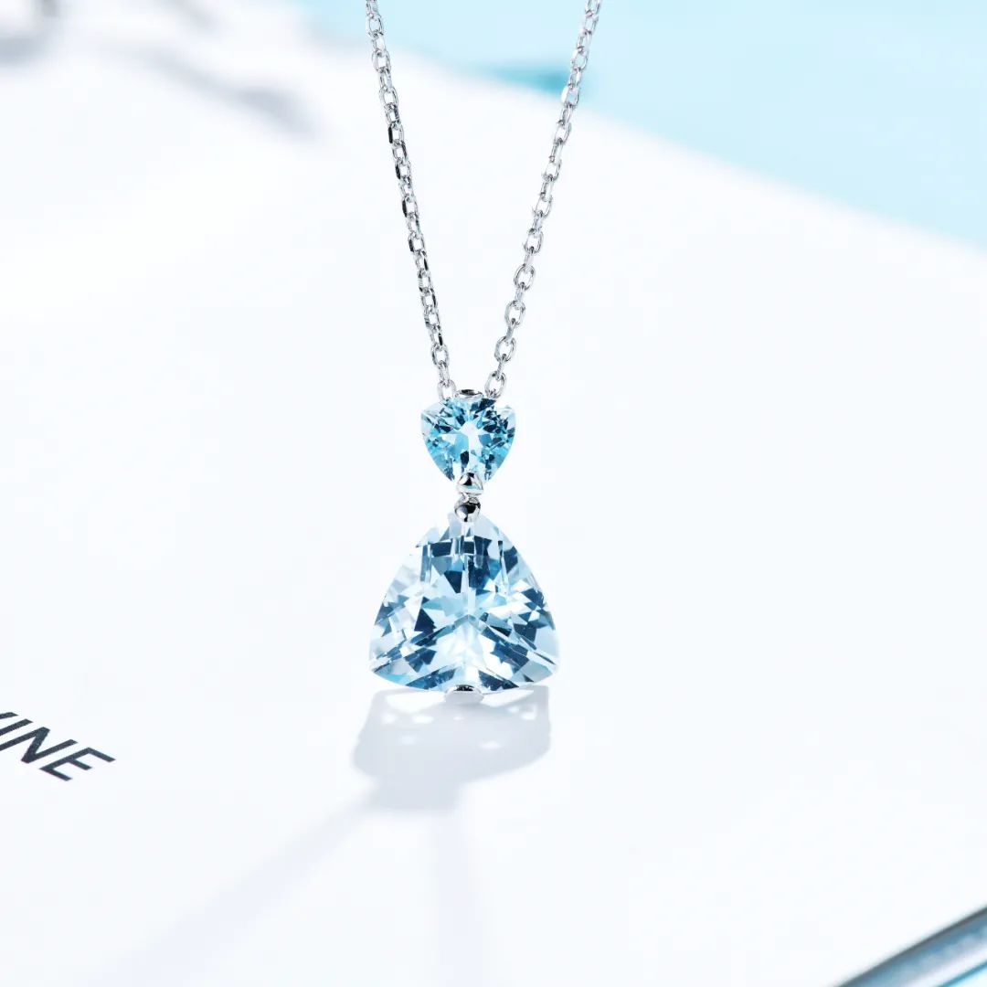 喜欢海蓝色五行喜什么,喜欢海蓝之谜