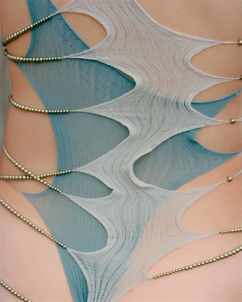 周睿：本科清华美院硕士帕森斯；首位入围LVMH决赛的中国设计师