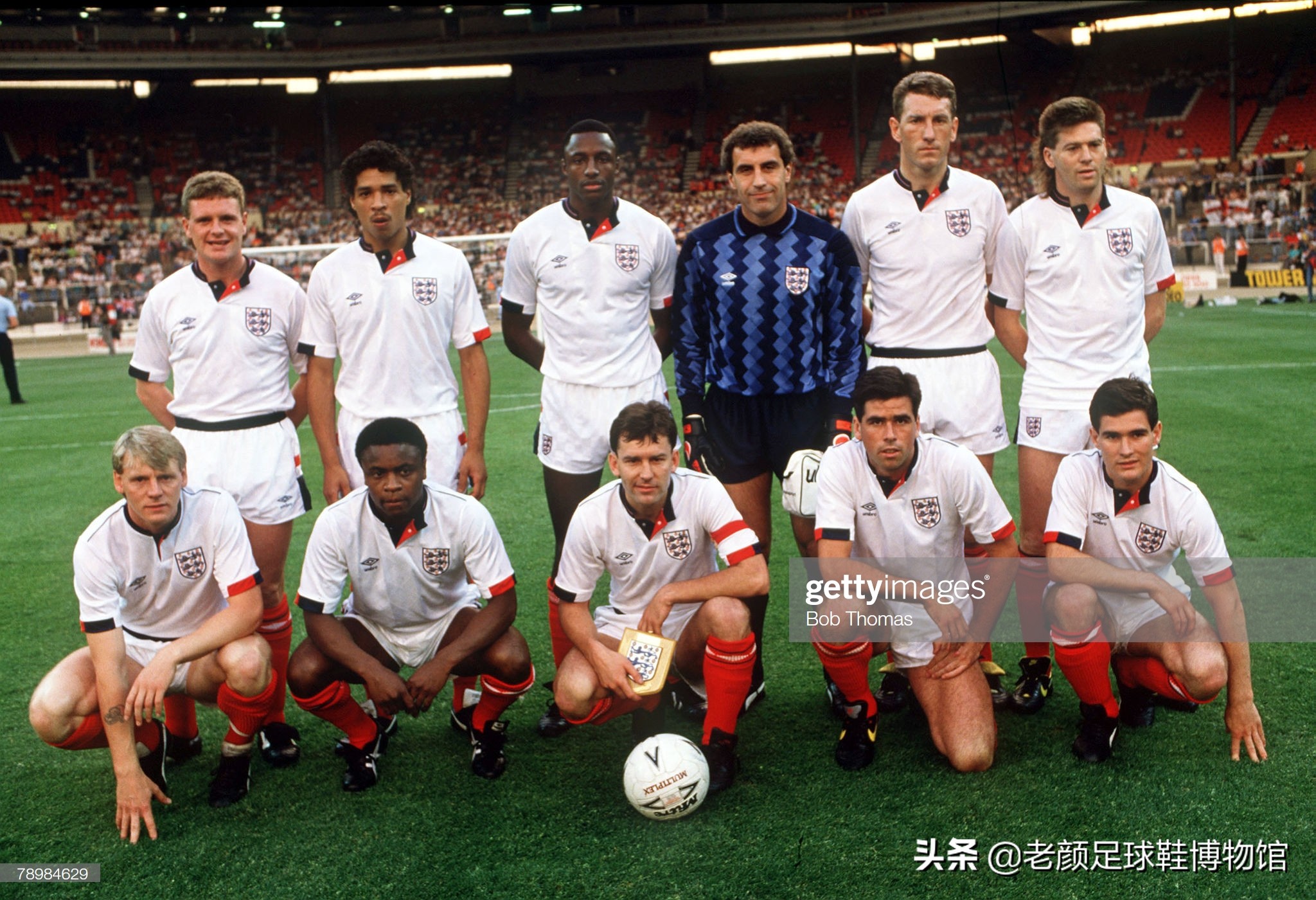 破产酒鬼的球鞋拍卖值6万，加图索的恩人名字成为香港路名