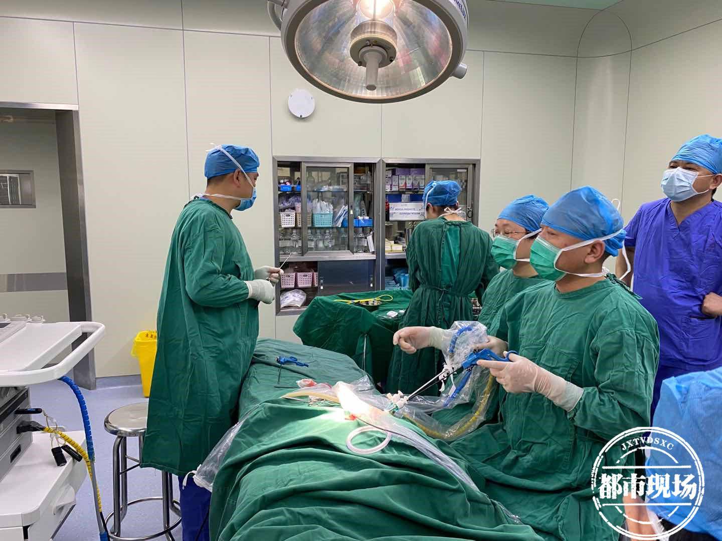 南昌：14岁女孩迟迟不发育，医生发现秘密：“她”是男孩