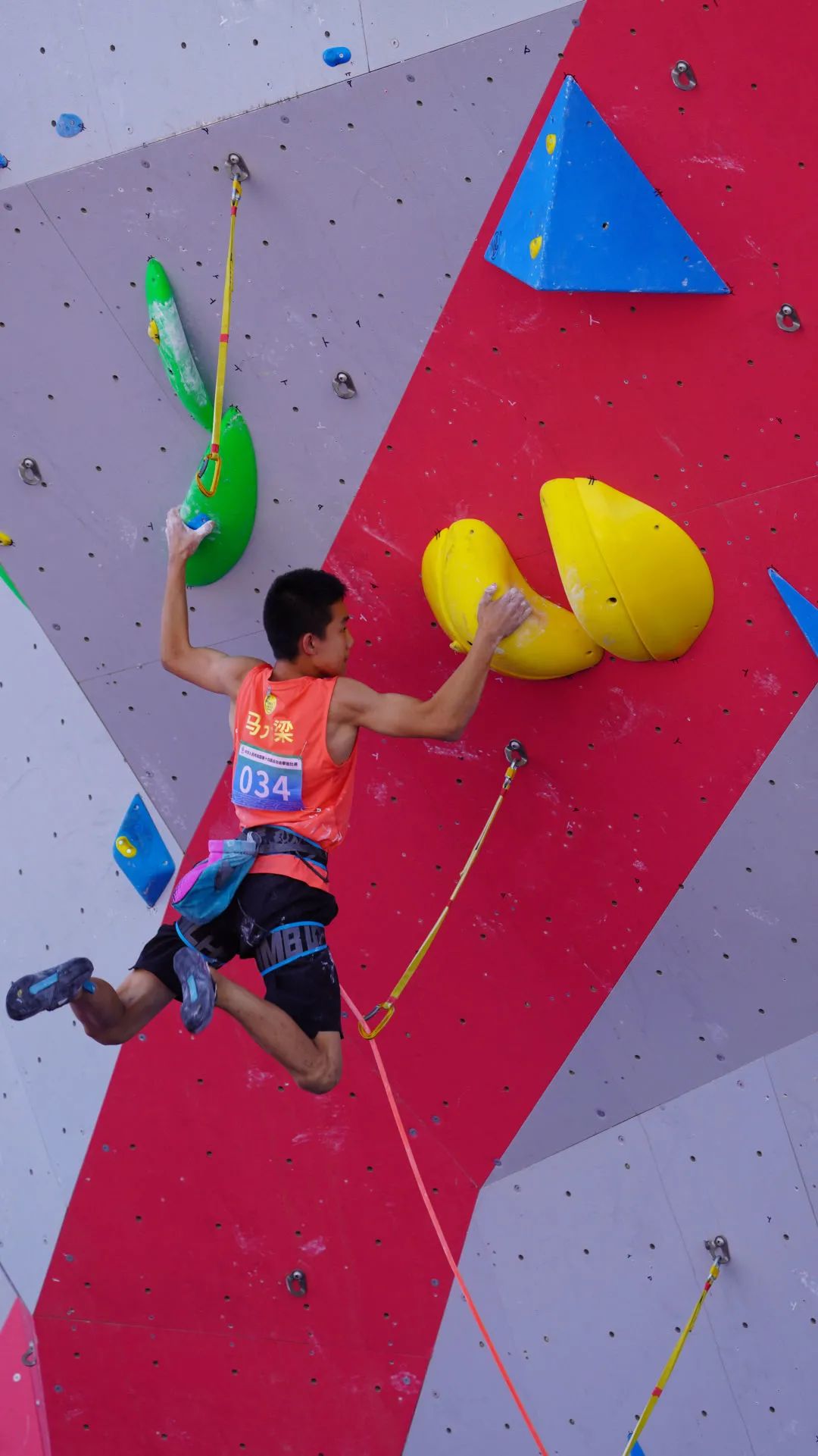 骆知鹭攀岩比赛攀石,骆知鹭攀岩亚锦赛夺银