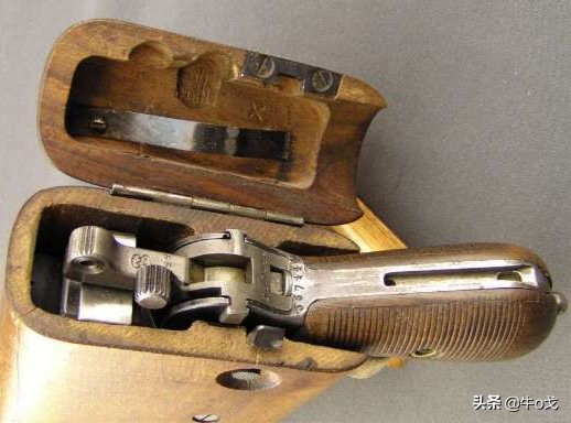 驳壳枪枪托是什么材质,驳壳枪木质套和皮套的区别