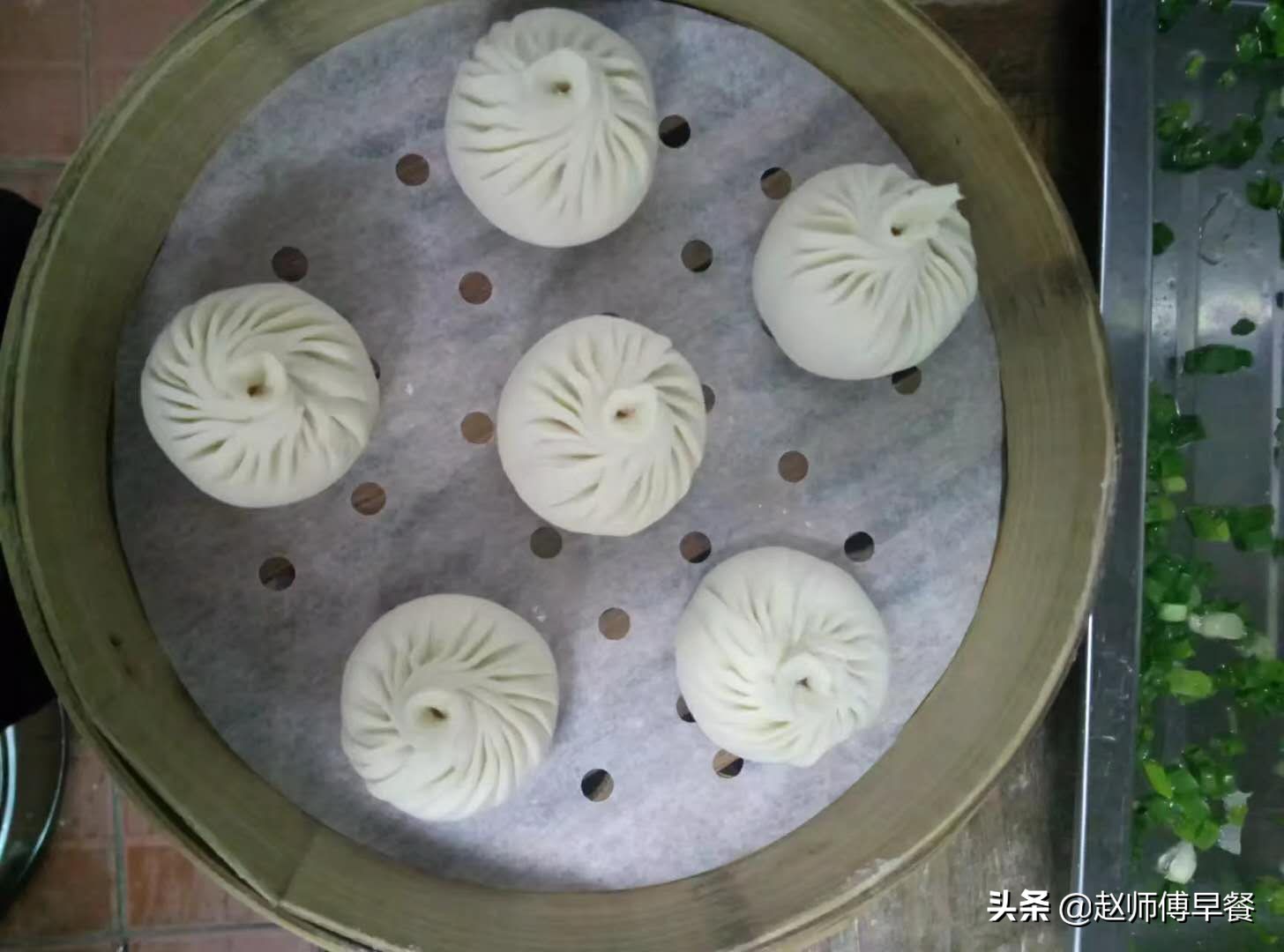 300克面粉放多少酵母发面做包子,包子发面1000克面粉和水的比例