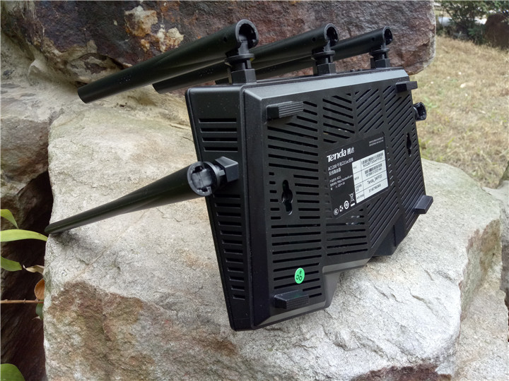 腾达ac11是真千兆路由器吗,腾达ac11是千兆还是百兆