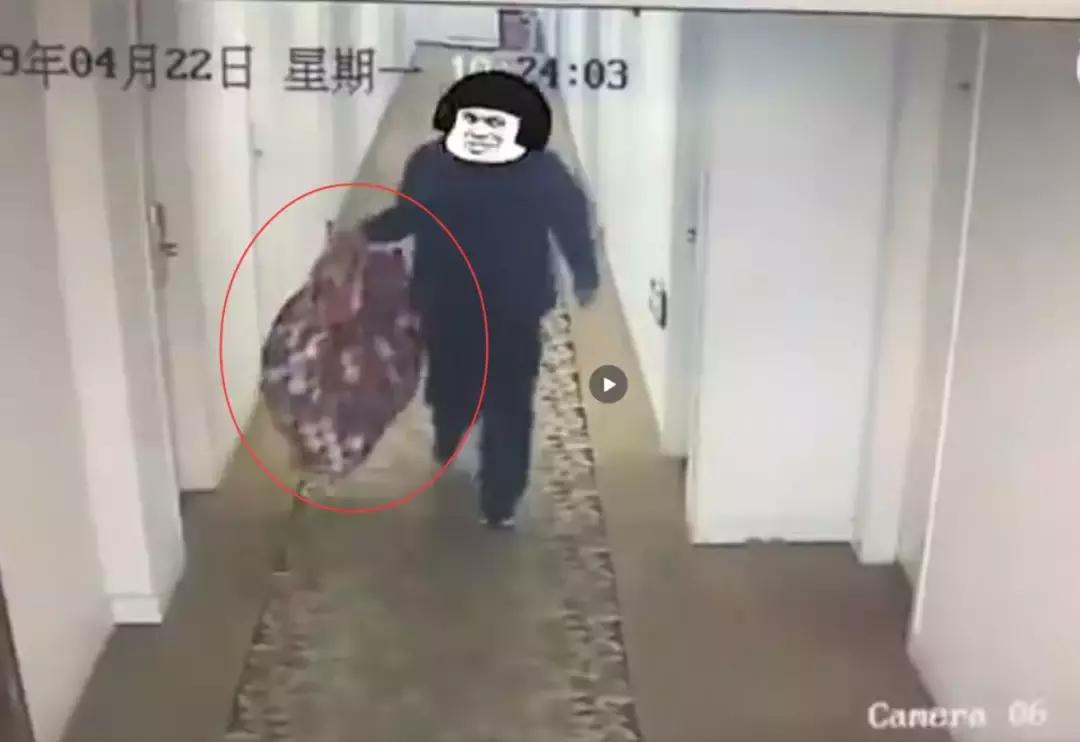 #净网2019#【小苏来吐槽】男子偷鸡是受到“召唤”，嫌疑人网吧被抓：这局打完！