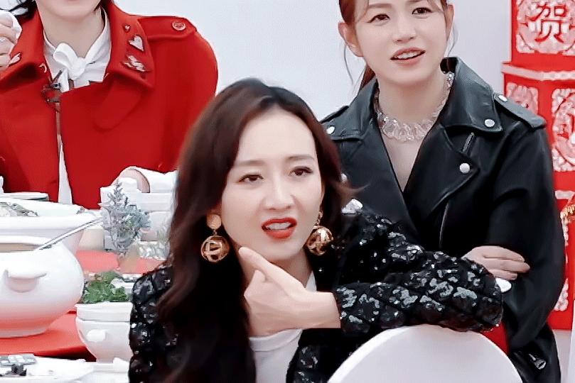 王鸥香奈儿耳环,浪姐2王鸥最新一期