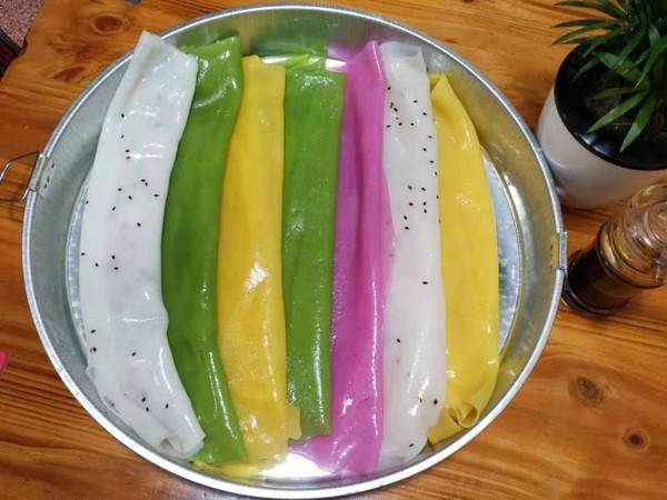 停留2分钟教你做蔬果五彩凉皮,小型五彩凉皮机器全自动一体机