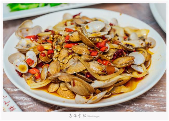 一家四口去三亚旅游既省钱又开心,带两个娃去三亚旅游