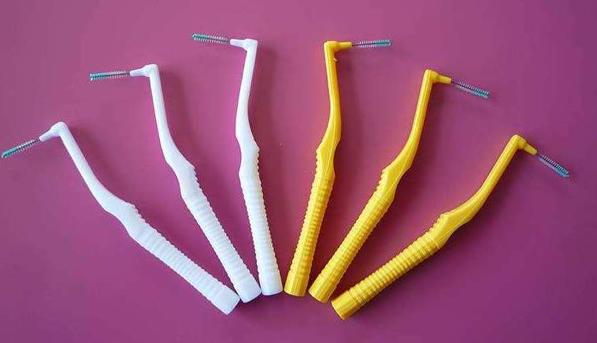 口腔护理牙缝清洁,牙缝清洁是每个牙缝都要清洁吗