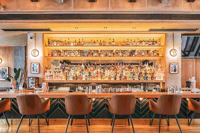 重庆第①家正版餐酒博物馆来了！1000+酒水，50+简餐，嗨翻16h