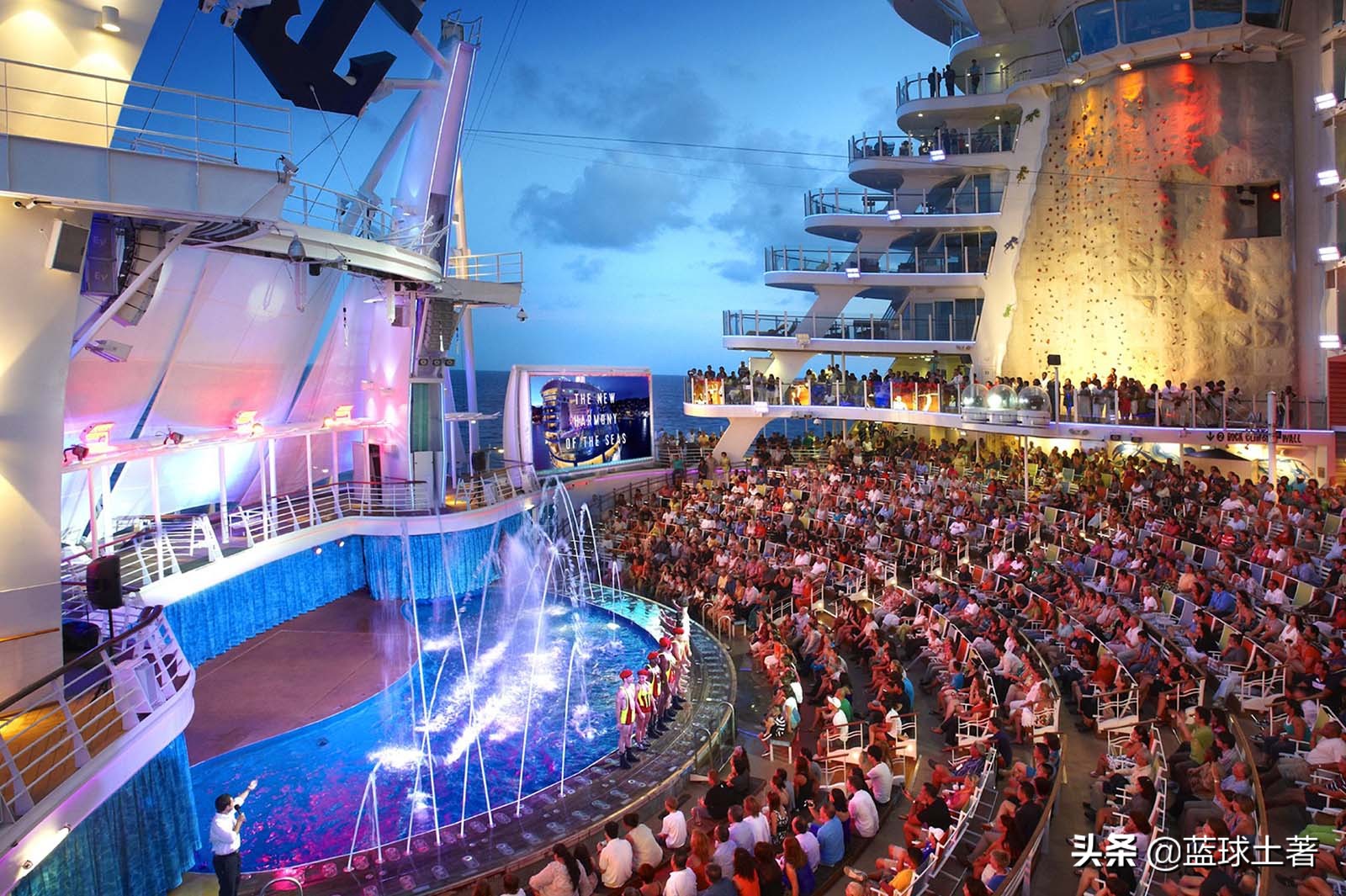 邮轮旅游餐食免费吗,游轮上吃喝玩乐都免费吗