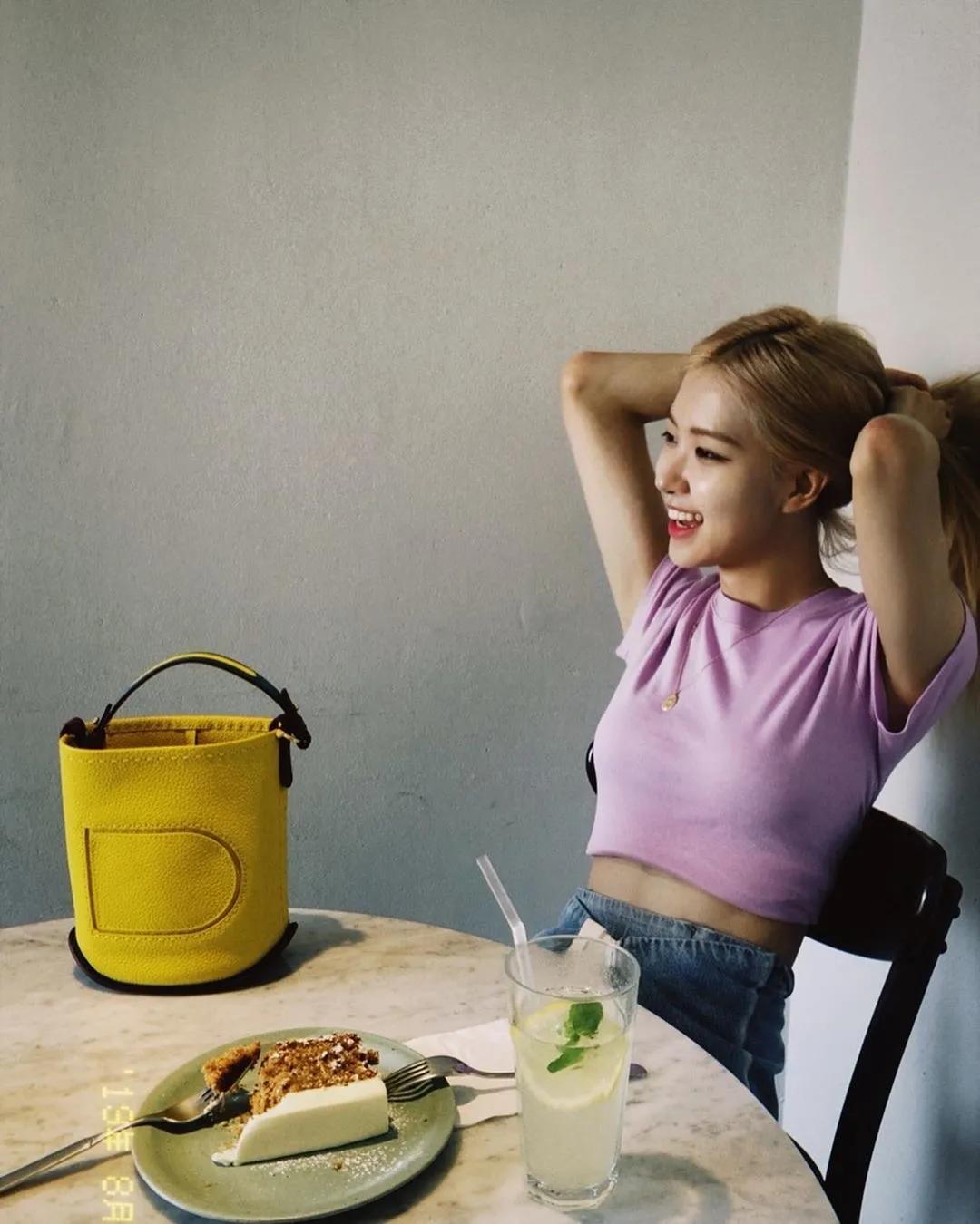 blackpink的朴彩英rosie,blackpink朴彩英澳洲玫瑰歌名