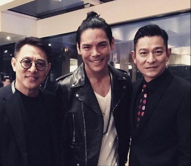 向佐一身肌肉怎么锻炼的,向佐健身练腰