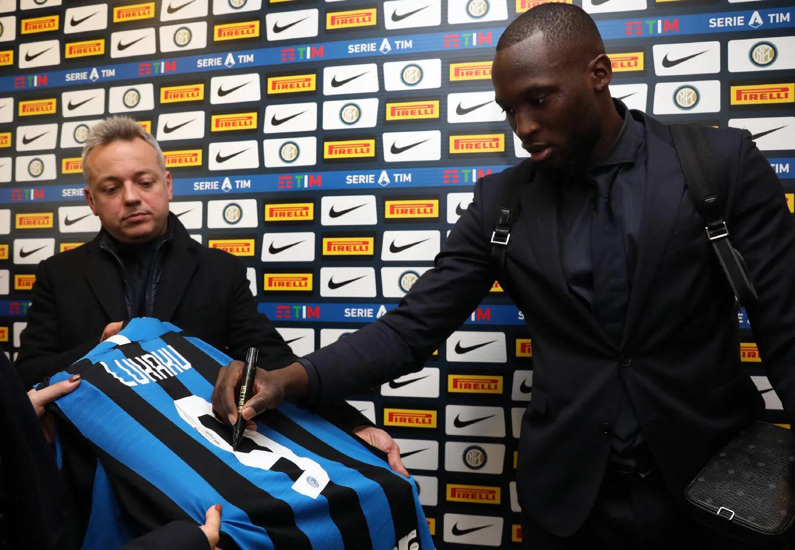 国米落场版义卖为武汉加油,声援国际米兰