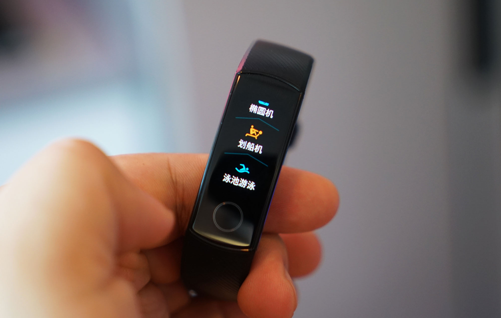 小米手环4和荣耀手环5对比视频,荣耀手环5和小米4手环有什么区别