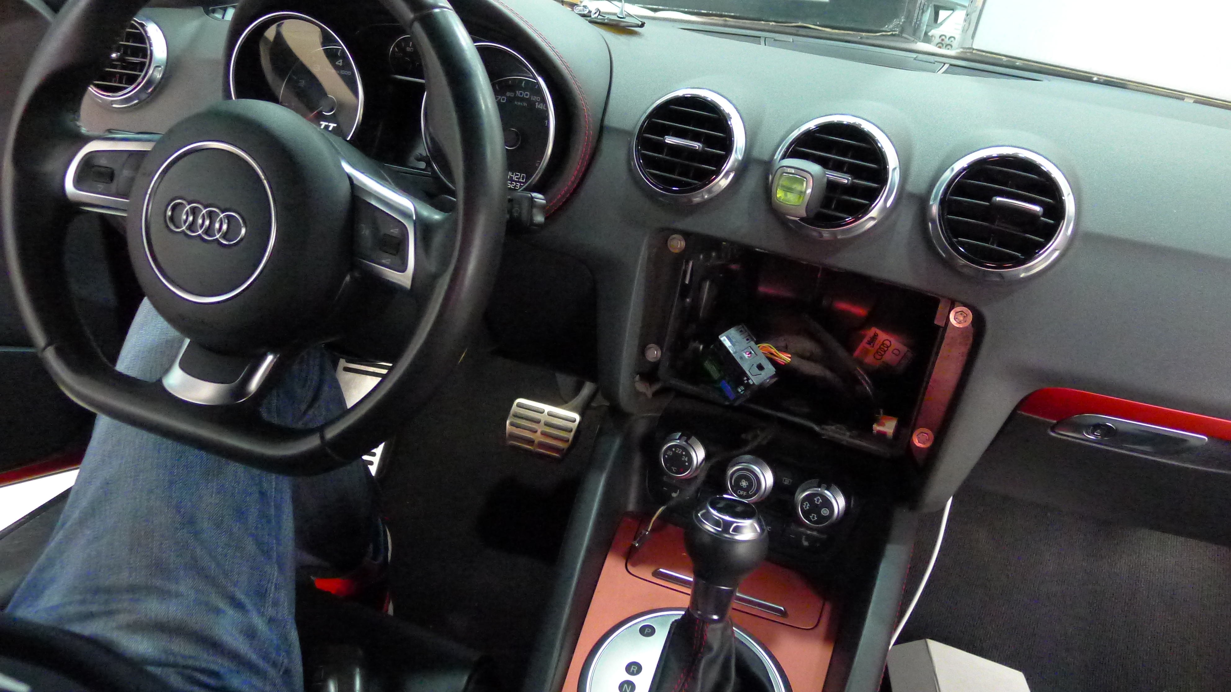 昆明奥迪tt设计,昆明奥迪tt内饰翻新