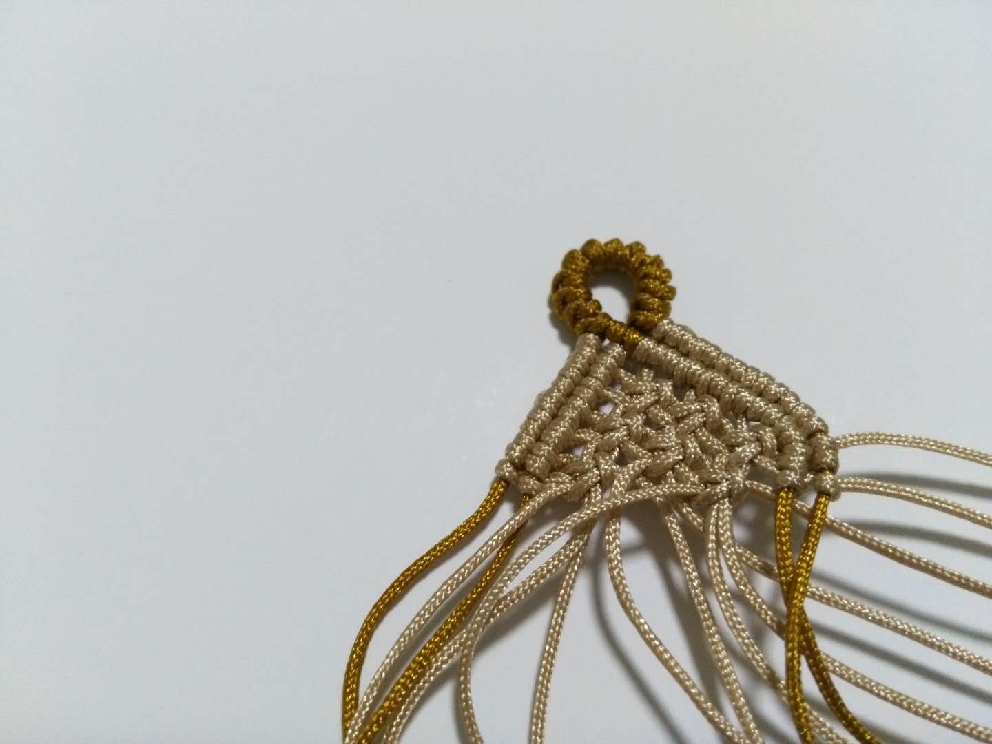 编绳花做法,手绳复杂编织教程