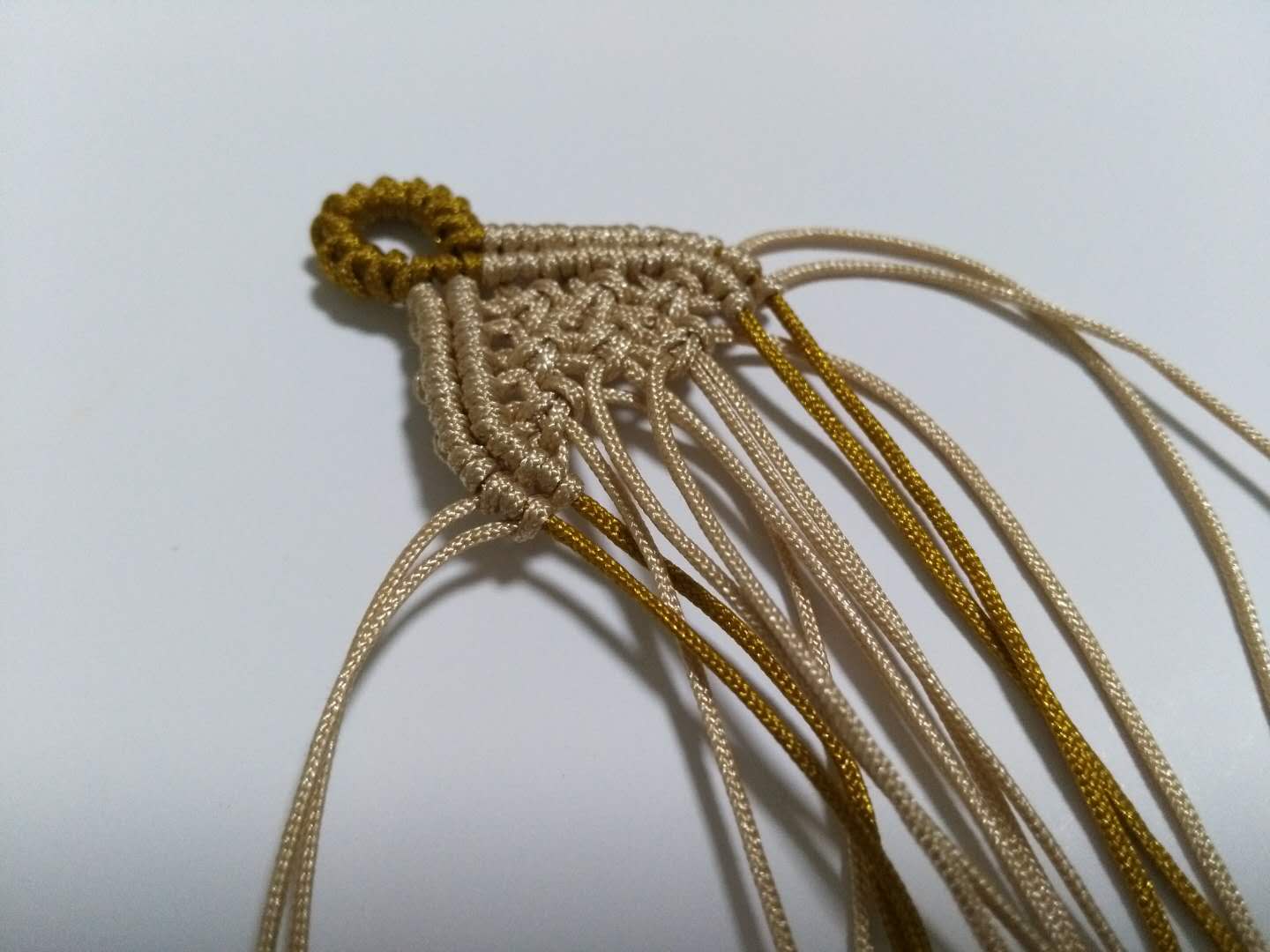 编绳花做法,手绳复杂编织教程