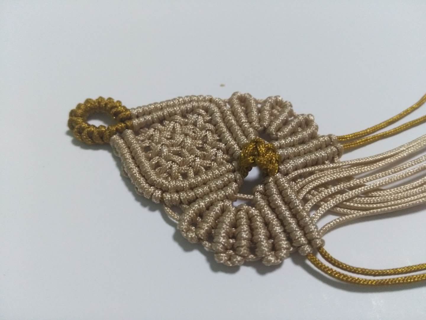 编绳花做法,手绳复杂编织教程