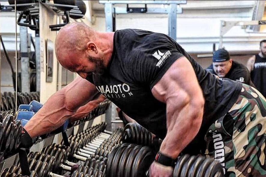 举哑铃增长肌肉值,举哑铃可以增加什么