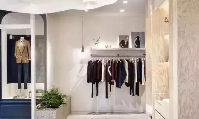 2023年行业爆发期,2018年实体店发展趋势