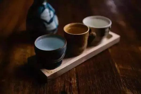 酒杯该怎么选才好看,如何正确选择酒杯